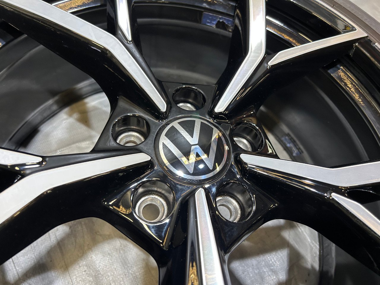 2022-2024 Volkswagen MK8 Golf R 19"Estoril Machined Wheels Rims / Set of 4 / *BENDS* / M8R01 - Image 9