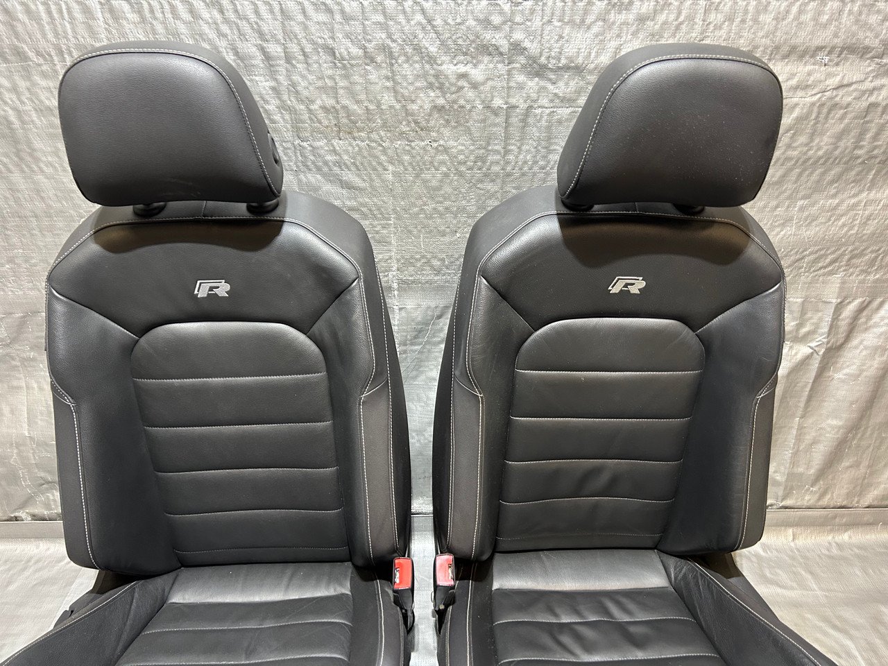 2015-2017 Volkswagen MK7 Golf R Black Leather Front Seats / Pair / M7R09 - Image 3