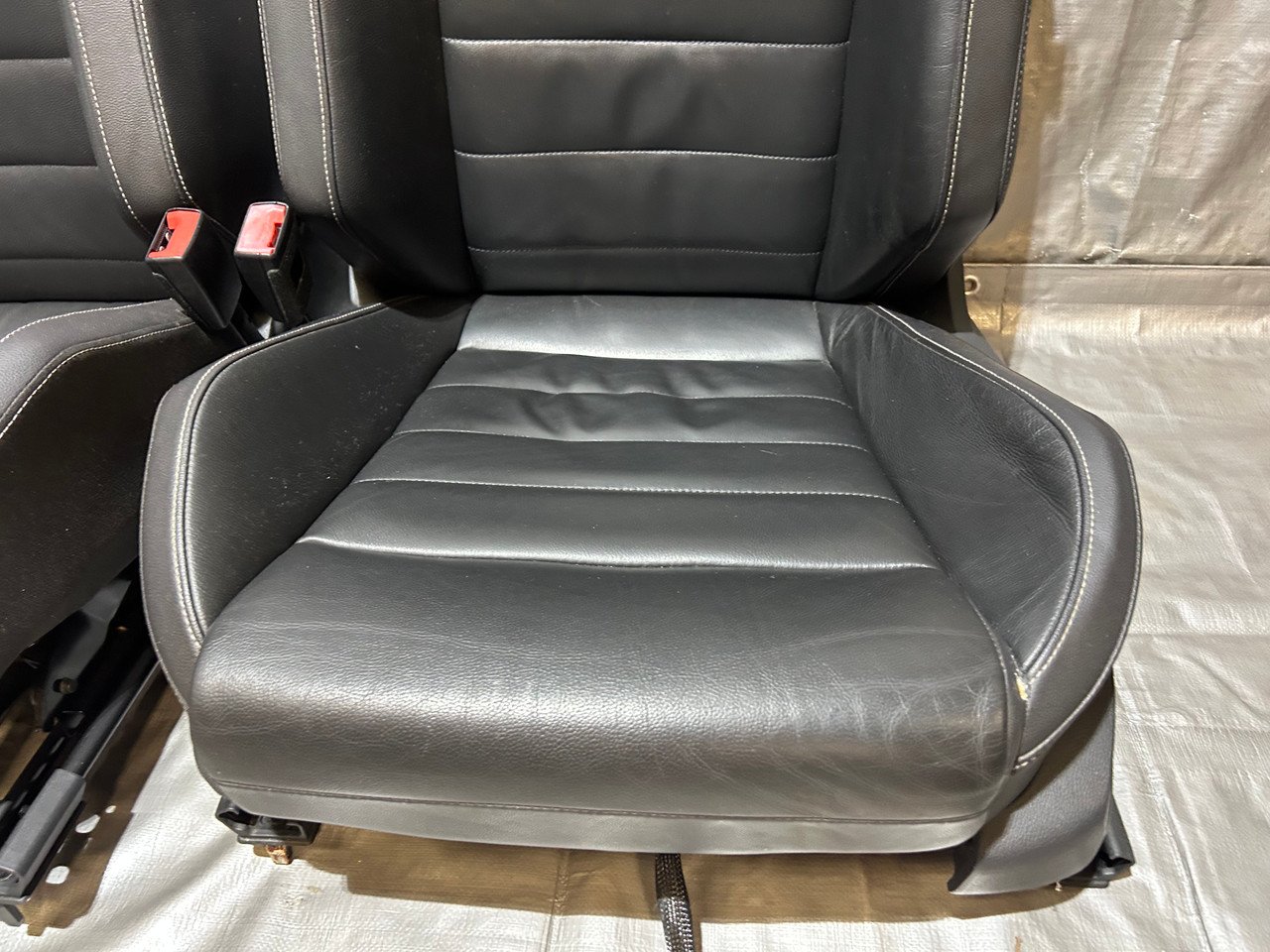 2015-2017 Volkswagen MK7 Golf R Black Leather Front Seats / Pair / M7R09 - Image 4