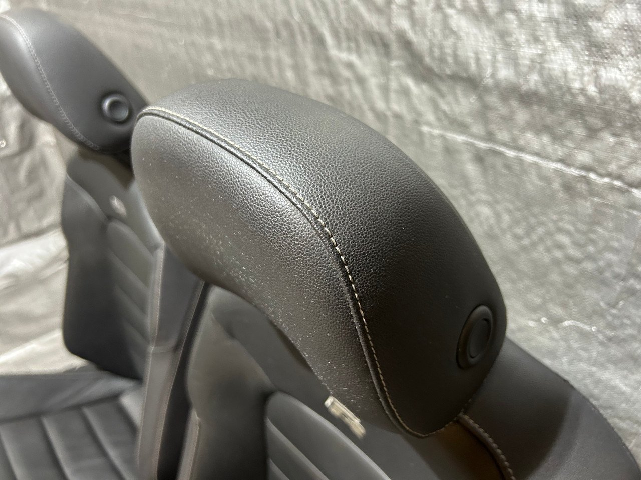 2015-2017 Volkswagen MK7 Golf R Black Leather Front Seats / Pair / M7R09 - Image 12