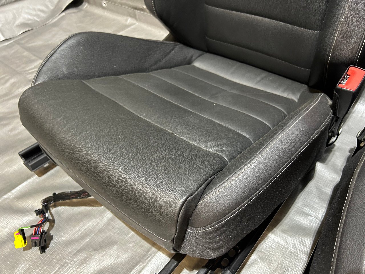 2015-2017 Volkswagen MK7 Golf R Black Leather Front Seats / Pair / M7R09 - Image 14