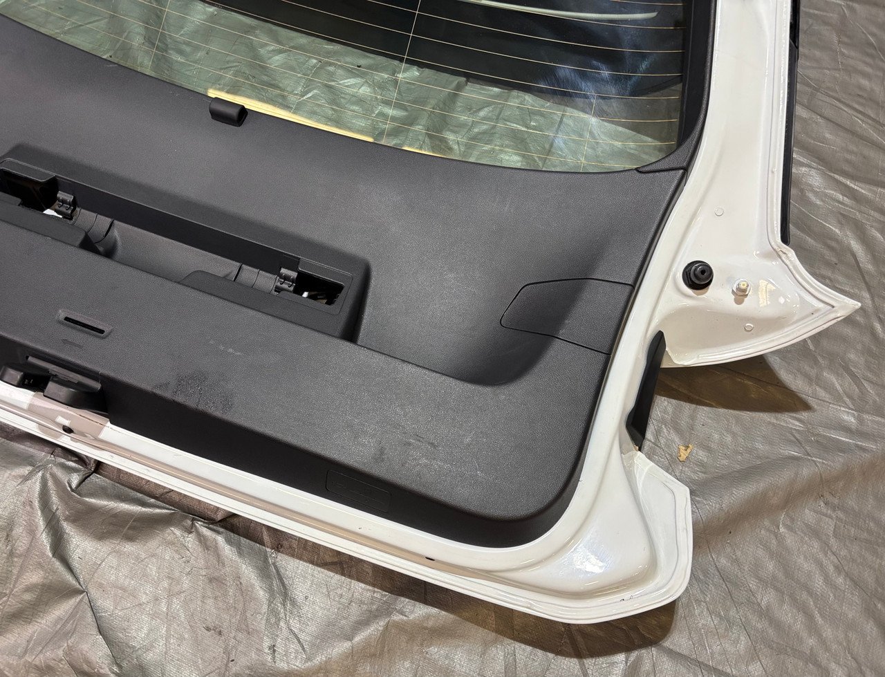 2022-2024 Volkswagen MK8 Golf R Rear Trunk Lid w/ Spoiler / Lights / M8R01 - Image 16